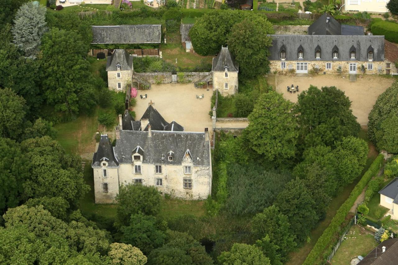 Hotel Manoir de Rouessé Laval  Esterno foto