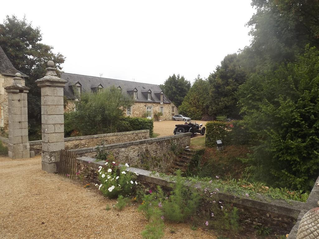 Hotel Manoir de Rouessé Laval  Esterno foto