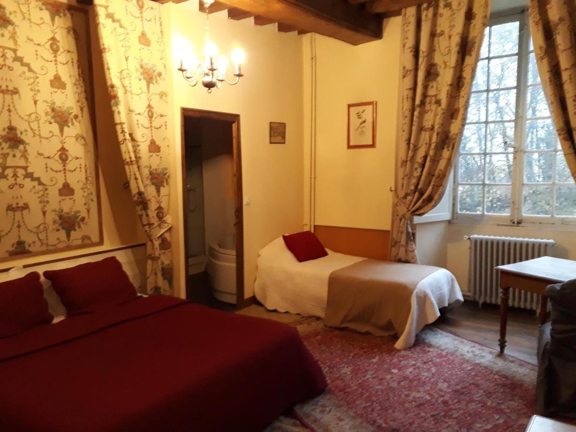 Hotel Manoir de Rouessé Laval  Esterno foto